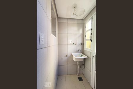 Casa de condomínio à venda com 152m², 3 quartos e 2 vagas Casa de condomínio à venda com 152m², 3 quartos e 2 vagasÁrea de Serviço