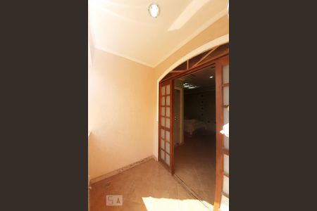 Casa de condomínio à venda com 448m², 6 quartos e 2 vagas Casa de condomínio à venda com 448m², 6 quartos e 2 vagasVaranda da suíte