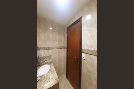 Casa de condomínio à venda com 448m², 6 quartos e 2 vagas Casa de condomínio à venda com 448m², 6 quartos e 2 vagasLavabo 1