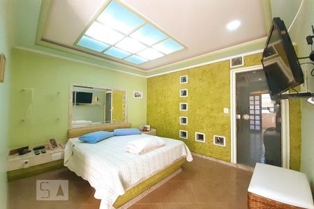 Casa de condomínio à venda com 448m², 6 quartos e 2 vagas Casa de condomínio à venda com 448m², 6 quartos e 2 vagasQuarto 5 - Suíte