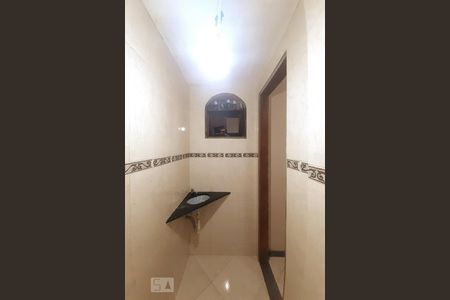 Casa de condomínio à venda com 448m², 6 quartos e 2 vagas Casa de condomínio à venda com 448m², 6 quartos e 2 vagasBanheiro de Serviço