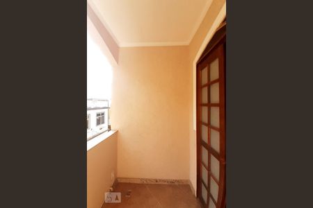 Casa de condomínio à venda com 448m², 6 quartos e 2 vagas Casa de condomínio à venda com 448m², 6 quartos e 2 vagasVaranda da suíte