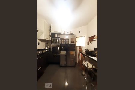 Casa de condomínio à venda com 448m², 6 quartos e 2 vagas Casa de condomínio à venda com 448m², 6 quartos e 2 vagasCozinha