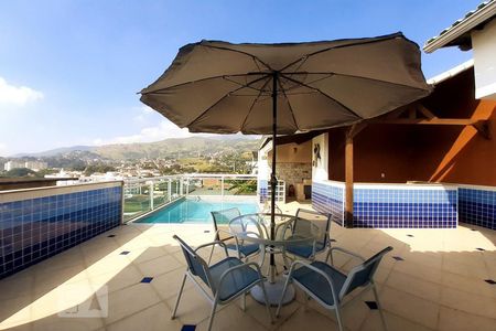 Casa de condomínio à venda com 448m², 6 quartos e 2 vagas Casa de condomínio à venda com 448m², 6 quartos e 2 vagasPiscina