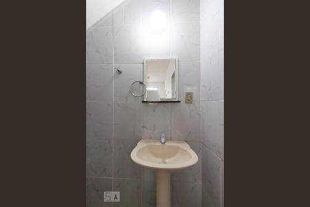 Casa à venda com 150m², 2 quartos e 2 vagas Casa à venda com 150m², 2 quartos e 2 vagasLavabo