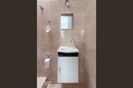 Casa à venda com 150m², 2 quartos e 2 vagas Casa à venda com 150m², 2 quartos e 2 vagasBanheiro