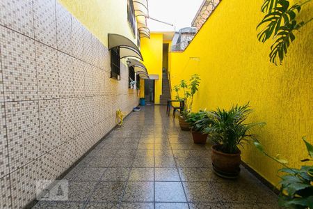 Casa à venda com 300m², 4 quartos e 4 vagasCorredor