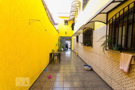 Casa à venda com 300m², 4 quartos e 4 vagasCorredor