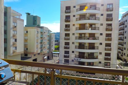 Sala - Vista de apartamento para alugar com 3 quartos, 90m² em Pantanal, Florianópolis