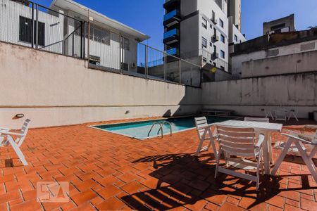 Apartamento à venda com 200m², 3 quartos e 3 vagas Apartamento à venda com 200m², 3 quartos e 3 vagasPiscina 1 Edifício