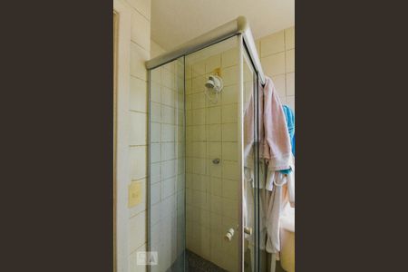 Apartamento à venda com 200m², 3 quartos e 3 vagas Apartamento à venda com 200m², 3 quartos e 3 vagasChuveiro Banheiro Social