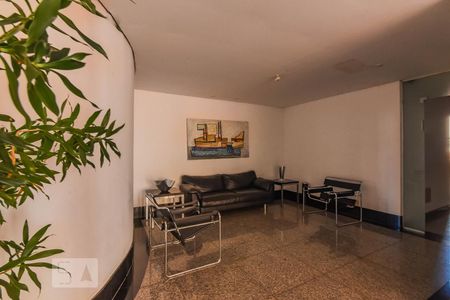 Apartamento à venda com 200m², 3 quartos e 3 vagas Apartamento à venda com 200m², 3 quartos e 3 vagasHall de Entrada Edifício