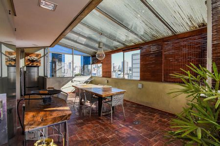 Apartamento à venda com 200m², 3 quartos e 3 vagas Apartamento à venda com 200m², 3 quartos e 3 vagasEspaço Gourmet Cobertura