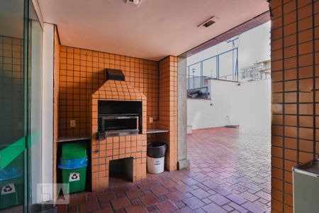 Apartamento à venda com 200m², 3 quartos e 3 vagas Apartamento à venda com 200m², 3 quartos e 3 vagasChurrasqueira Edifício