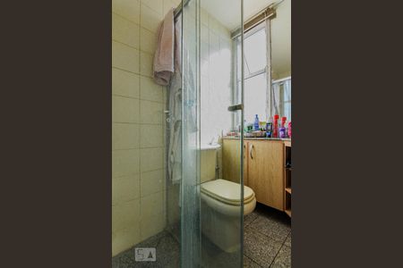 Apartamento à venda com 200m², 3 quartos e 3 vagas Apartamento à venda com 200m², 3 quartos e 3 vagasBanheiro Social