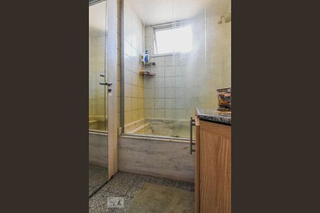 Apartamento à venda com 200m², 3 quartos e 3 vagas Apartamento à venda com 200m², 3 quartos e 3 vagasBanheiro Quarto 1 Suíte