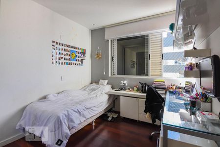 Apartamento à venda com 200m², 3 quartos e 3 vagas Apartamento à venda com 200m², 3 quartos e 3 vagasQuarto 2