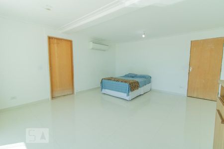 Casa à venda com 400m², 3 quartos e 3 vagas Casa à venda com 400m², 3 quartos e 3 vagasSuíte