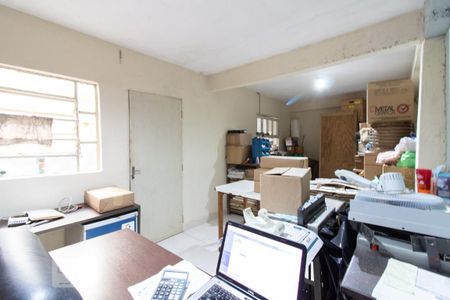 Casa à venda com 400m², 3 quartos e 3 vagas Casa à venda com 400m², 3 quartos e 3 vagasEscritório