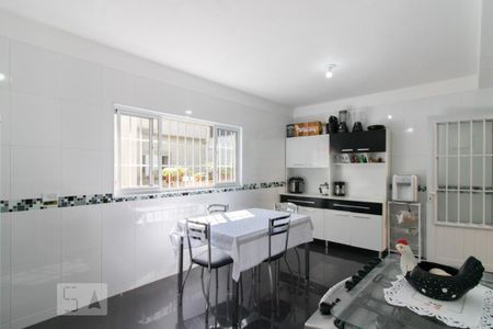 Casa à venda com 400m², 3 quartos e 3 vagas Casa à venda com 400m², 3 quartos e 3 vagasCozinha