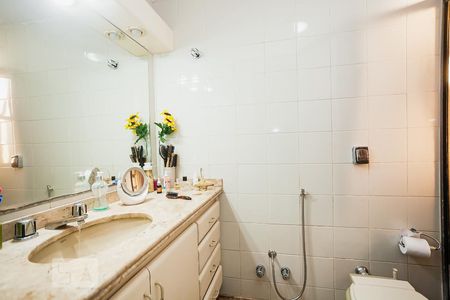 Apartamento à venda com 160m², 4 quartos e 2 vagas Apartamento à venda com 160m², 4 quartos e 2 vagasBanheiro Suíte 2