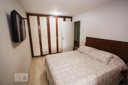 Apartamento à venda com 160m², 4 quartos e 2 vagas Apartamento à venda com 160m², 4 quartos e 2 vagasSuíte 2