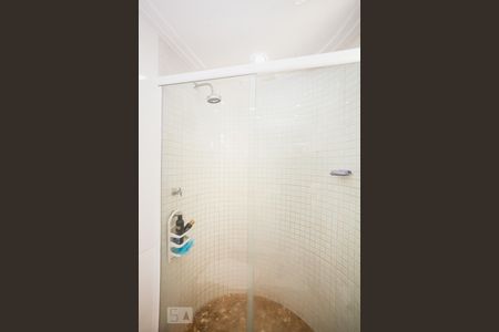 Apartamento à venda com 160m², 4 quartos e 2 vagas Apartamento à venda com 160m², 4 quartos e 2 vagasBanheiro Suíte 1