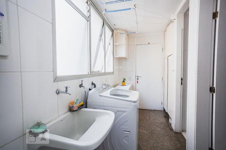 Apartamento à venda com 160m², 4 quartos e 2 vagas Apartamento à venda com 160m², 4 quartos e 2 vagasÁrea de Serviço