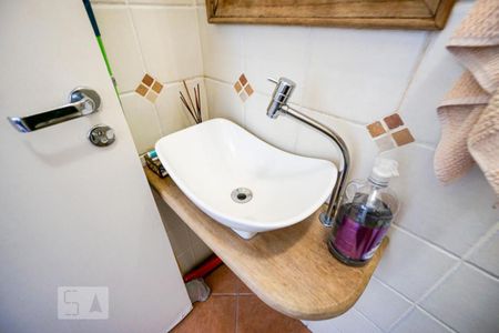 Casa à venda com 220m², 3 quartos e 5 vagas Casa à venda com 220m², 3 quartos e 5 vagasPia