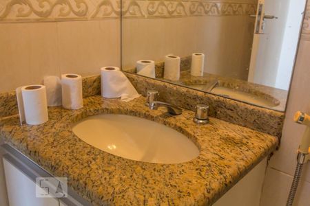 Apartamento à venda com 81m², 3 quartos e 2 vagasBanheiro Social