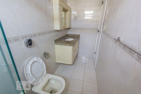 Apartamento à venda com 81m², 3 quartos e 2 vagasBanheiro da Suíte