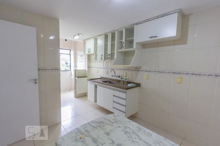 Apartamento à venda com 81m², 3 quartos e 2 vagasCozinha