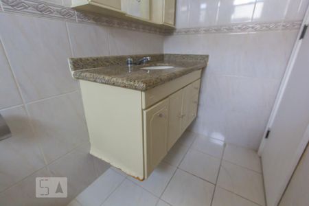 Apartamento à venda com 81m², 3 quartos e 2 vagasBanheiro da Suíte