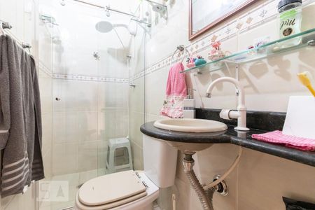 Casa de condomínio à venda com 192m², 3 quartos e 2 vagas Casa de condomínio à venda com 192m², 3 quartos e 2 vagasBanheiro 2