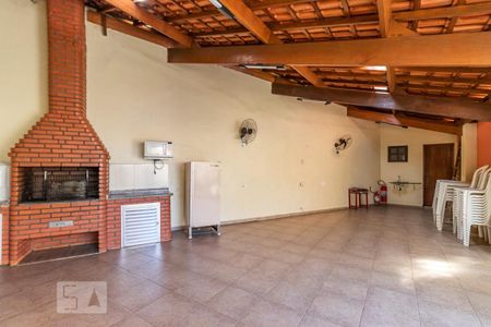 Casa de condomínio à venda com 192m², 3 quartos e 2 vagas Casa de condomínio à venda com 192m², 3 quartos e 2 vagasÁrea comum - Churrasqueira