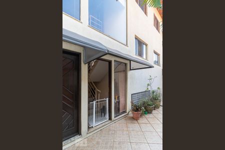 Casa de condomínio à venda com 192m², 3 quartos e 2 vagas Casa de condomínio à venda com 192m², 3 quartos e 2 vagasÁrea Externa