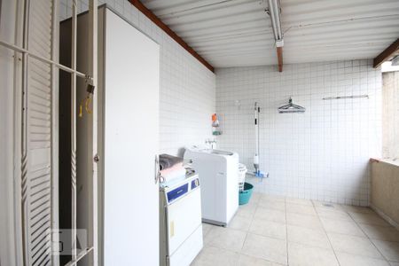 Casa à venda com 150m², 3 quartos e 1 vagaÁrea de serviço