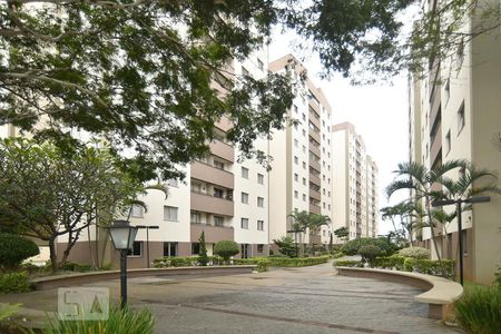 Apartamento à venda com 65m², 3 quartos e 1 vagaFachada interna