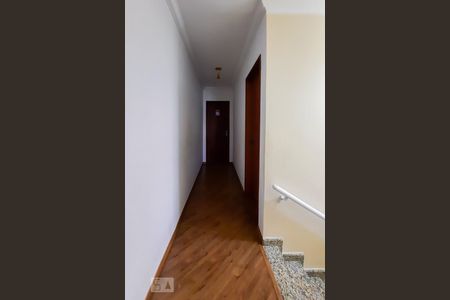 Casa à venda com 165m², 3 quartos e 2 vagas Casa à venda com 165m², 3 quartos e 2 vagasCorredor
