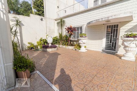 Casa à venda com 489m², 5 quartos e 6 vagas Casa à venda com 489m², 5 quartos e 6 vagasÁrea Externa