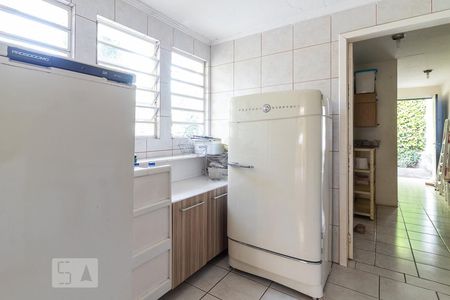 Casa à venda com 489m², 5 quartos e 6 vagas Casa à venda com 489m², 5 quartos e 6 vagasÁrea de Serviço