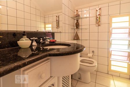 Casa à venda com 489m², 5 quartos e 6 vagas Casa à venda com 489m², 5 quartos e 6 vagasBanheiro 2