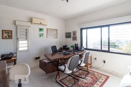 Casa à venda com 489m², 5 quartos e 6 vagas Casa à venda com 489m², 5 quartos e 6 vagasQuarto 3