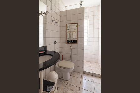 Casa à venda com 489m², 5 quartos e 6 vagas Casa à venda com 489m², 5 quartos e 6 vagasBanheiro 3