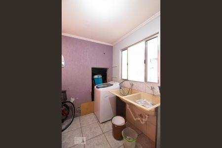 Casa à venda com 200m², 3 quartos e 2 vagas Casa à venda com 200m², 3 quartos e 2 vagasÁrea de Serviço