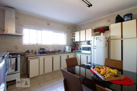 Casa à venda com 200m², 3 quartos e 2 vagas Casa à venda com 200m², 3 quartos e 2 vagasCozinha