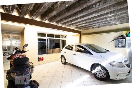 Casa à venda com 200m², 3 quartos e 2 vagas Casa à venda com 200m², 3 quartos e 2 vagasGaragem