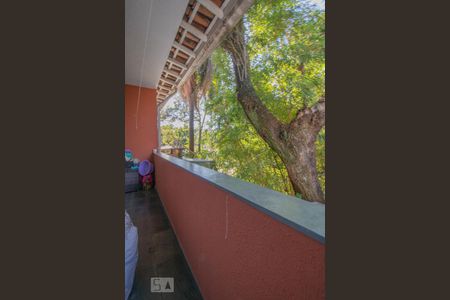 Casa à venda com 110m², 3 quartos e 2 vagas Casa à venda com 110m², 3 quartos e 2 vagasSacada do Quarto 2