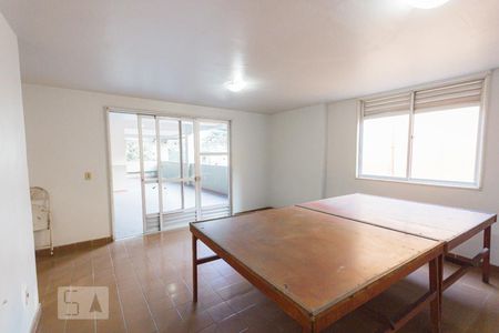 Apartamento à venda com 184m², 3 quartos e 2 vagas Apartamento à venda com 184m², 3 quartos e 2 vagasSalão de Festas
