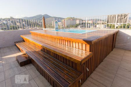 Apartamento à venda com 184m², 3 quartos e 2 vagas Apartamento à venda com 184m², 3 quartos e 2 vagasPiscina